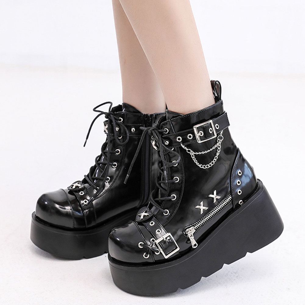 Street Fashion Female - รองเท้าบูทส้นตึกสไตล์โกธิคสำหรับผู้หญิงแบบใหม่ล่าสุด พร้อมหัวเข็มขัด ซิป หมุด ตกแต่งสไตล์พังก์ ส้นสูง