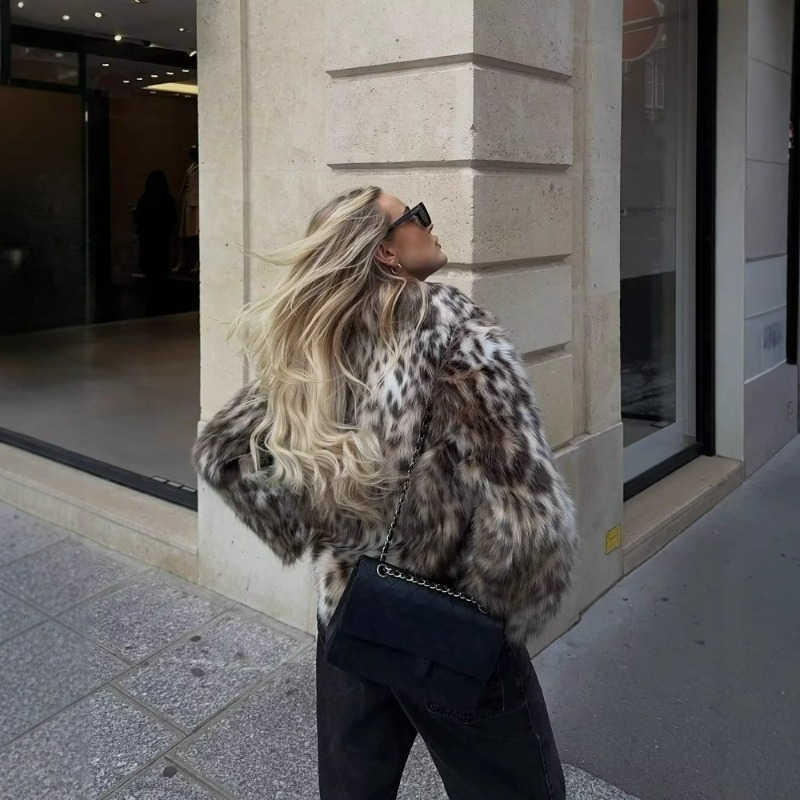 เสื้อแจ็คเก็ตขนสัตว์เทียมลายสั - Street Fashion Europe บทวิจารณ์และราคา